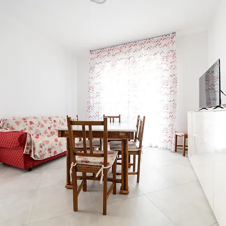 La Marinella Apartment *